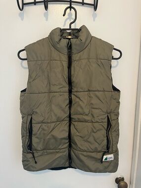 Olive vintage  MEC Puffer Vest with Front Zipper